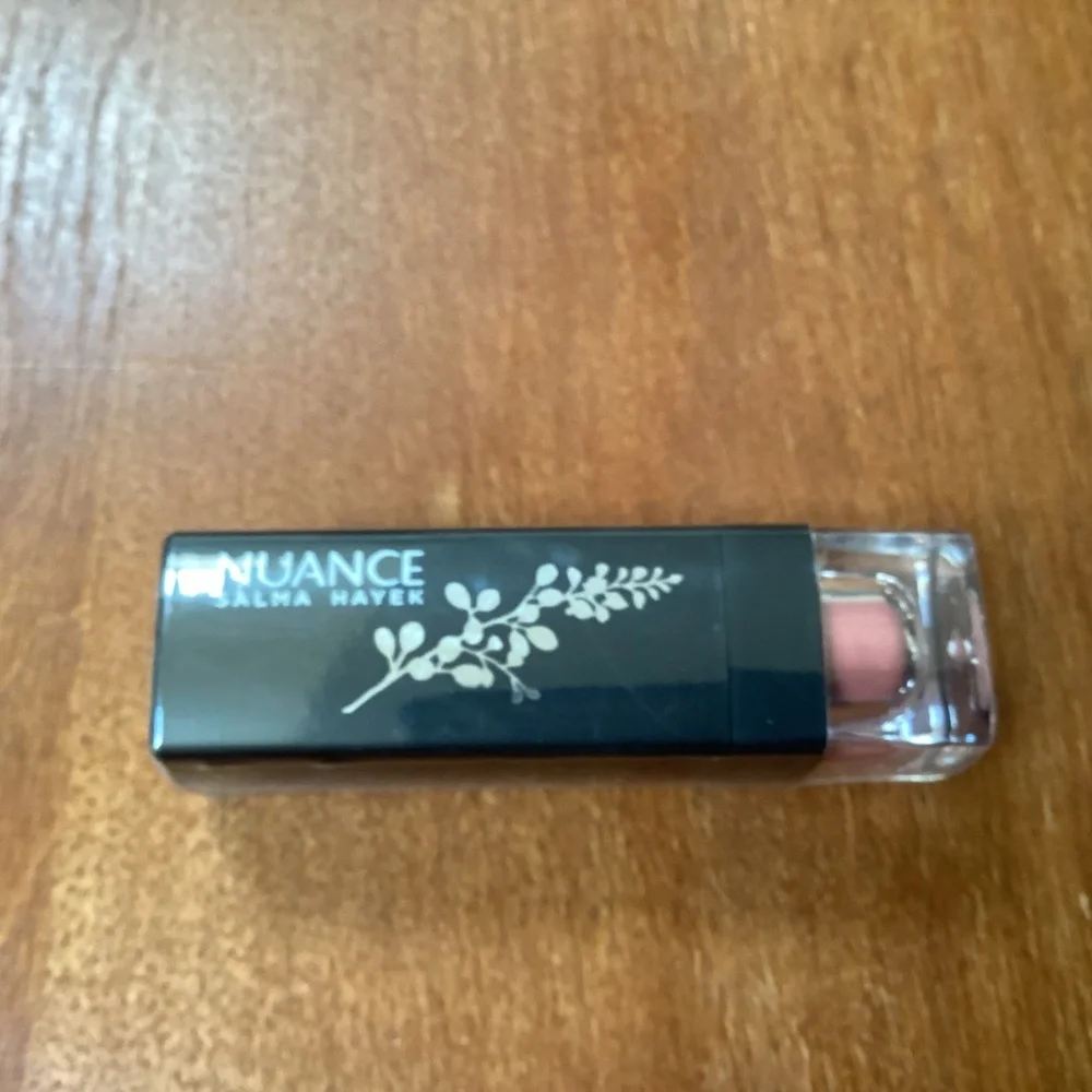 Nuance Salma Hayek True Color Moisture Rich Lipstick Babies Breath Pink 610